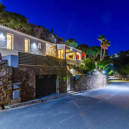 Villa Arlette I *
